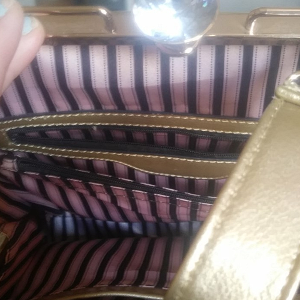 Purse - Picture 2 of 4